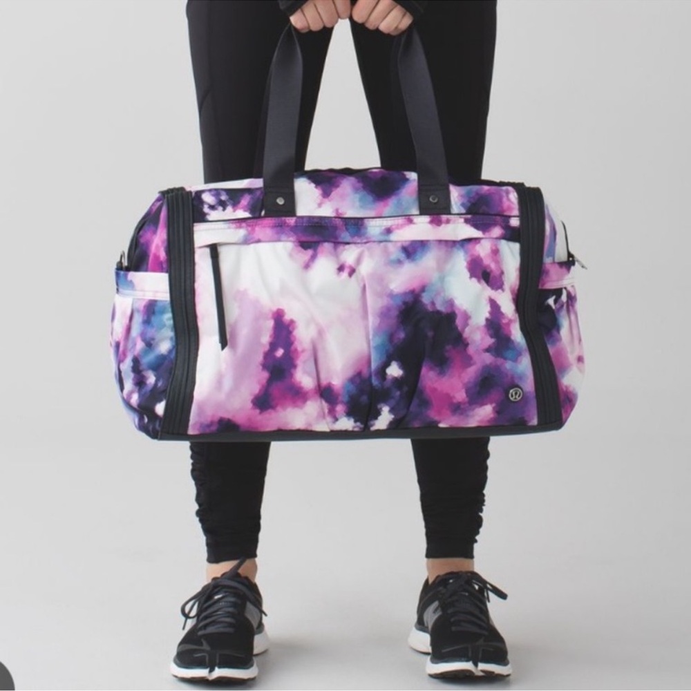 Lululemon duffle in Blooming Pixie print NEW NWOT rare!!